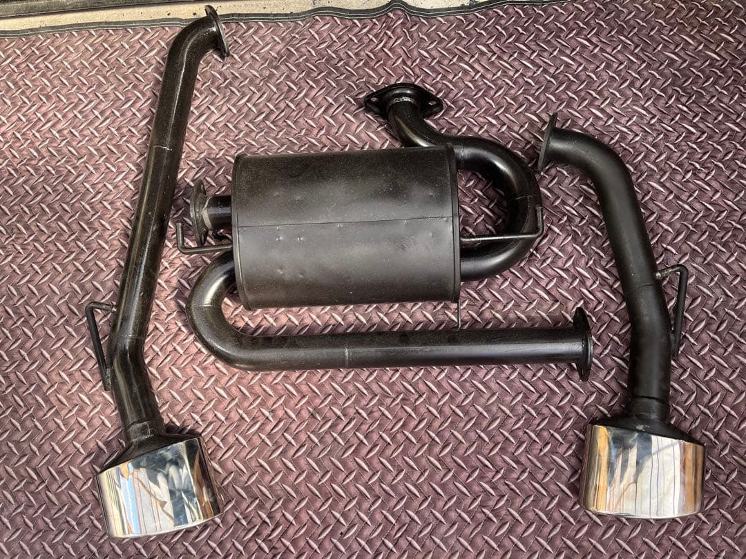 かのん専用ノア70系　ヴォクシー70系　ワンオフマフラー2本出しオーバルマフラー